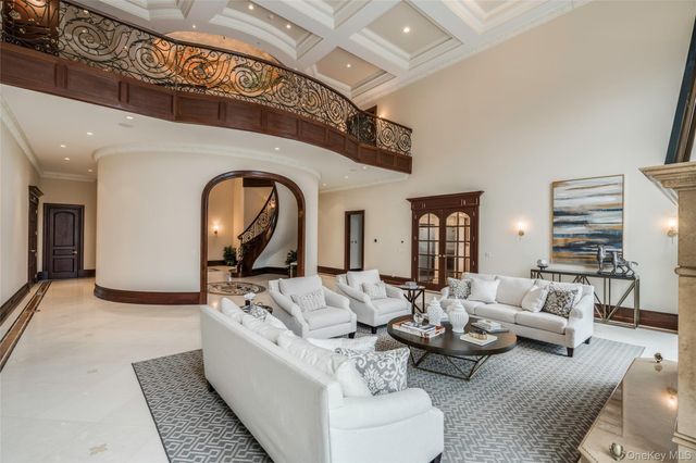 4 Valentines Farm Court, Old Brookville, NY 11545