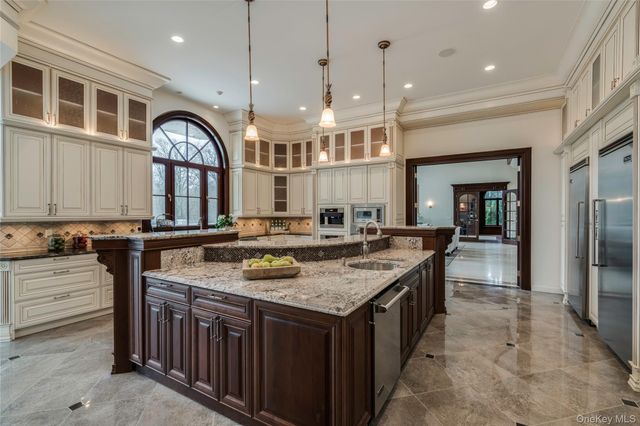 4 Valentines Farm Court, Old Brookville, NY 11545