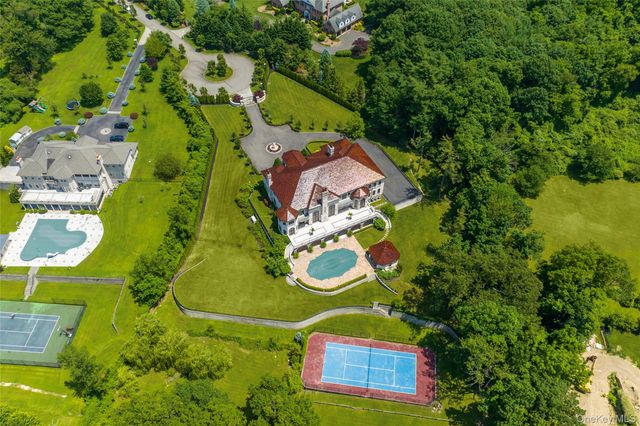 4 Valentines Farm Court, Old Brookville, NY 11545