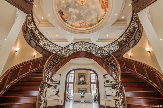 4 Valentines Farm Court, Old Brookville, NY 11545