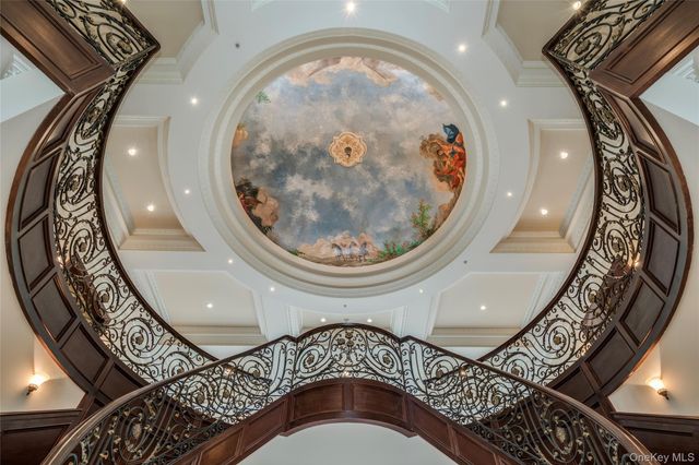 4 Valentines Farm Court, Old Brookville, NY 11545