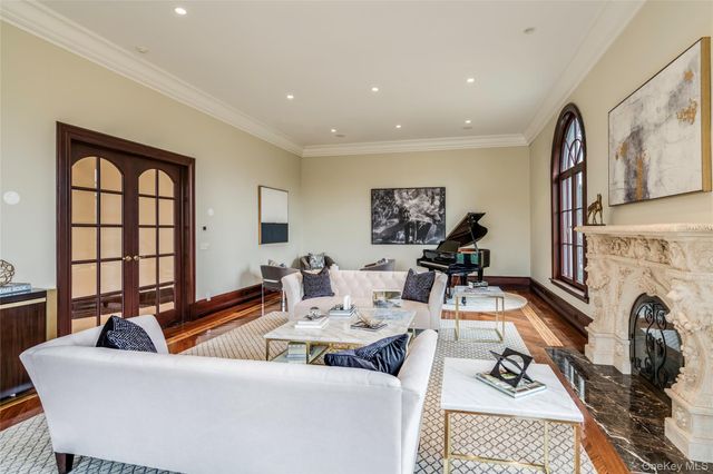 4 Valentines Farm Court, Old Brookville, NY 11545