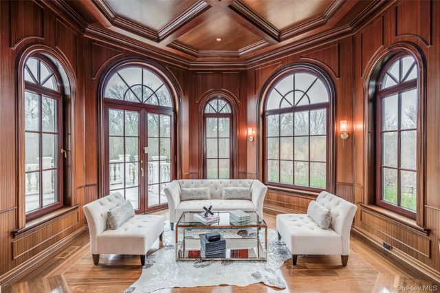 4 Valentines Farm Court, Old Brookville, NY 11545