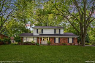 126 Orchardale Drive, Rochester Hills, MI 48309