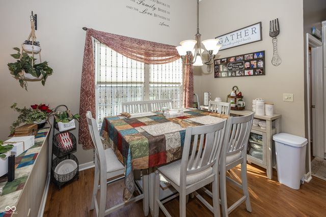 6011 Timberland Way, Indianapolis, IN 46221