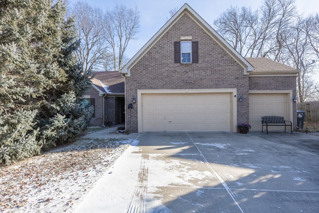 6011 Timberland Way, Indianapolis, IN 46221
