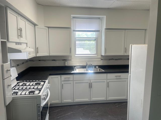 833 Fremont Avenue, Saint Paul, MN 55106