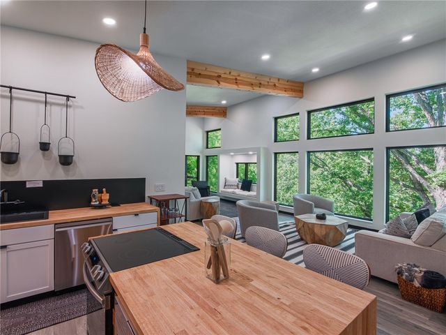 13501 Arrow Lane, Garfield, AR 72732