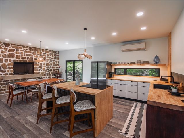 13501 Arrow Lane, Garfield, AR 72732