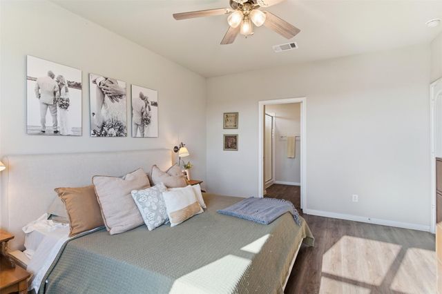 220 Apache Plum DR, Kyle, TX 78640