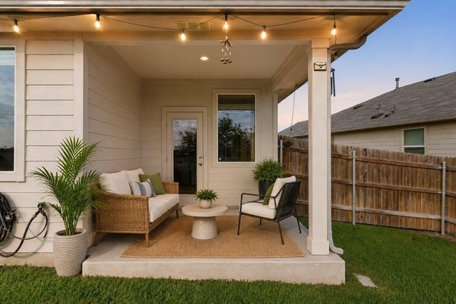 220 Apache Plum DR, Kyle, TX 78640