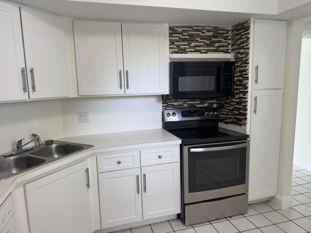 6300 S Falls Cir Drive 314, Lauderhill, FL 33319