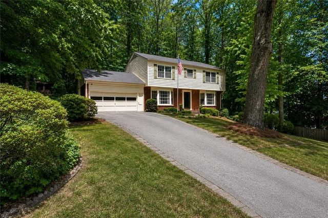 92 Brandon Ridge Drive, Sandy Springs, GA 30328