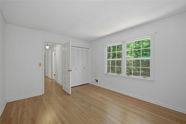 92 Brandon Ridge Drive, Sandy Springs, GA 30328