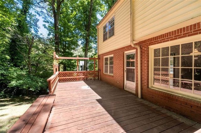 92 Brandon Ridge Drive, Sandy Springs, GA 30328