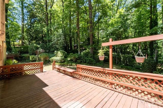 92 Brandon Ridge Drive, Sandy Springs, GA 30328