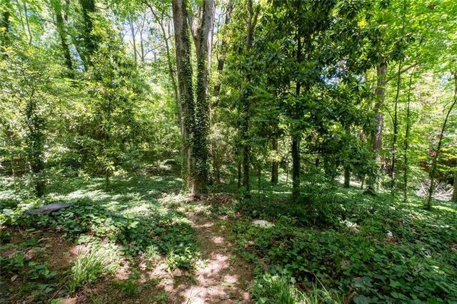 92 Brandon Ridge Drive, Sandy Springs, GA 30328