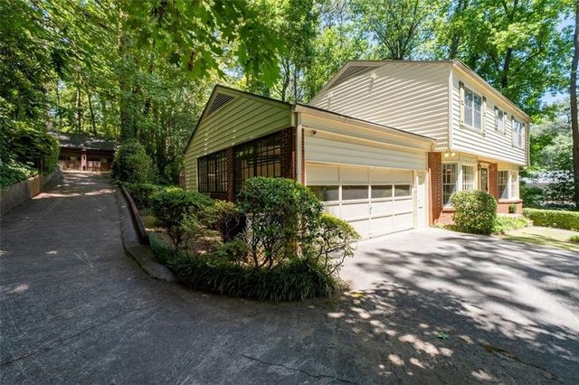 92 Brandon Ridge Drive, Sandy Springs, GA 30328