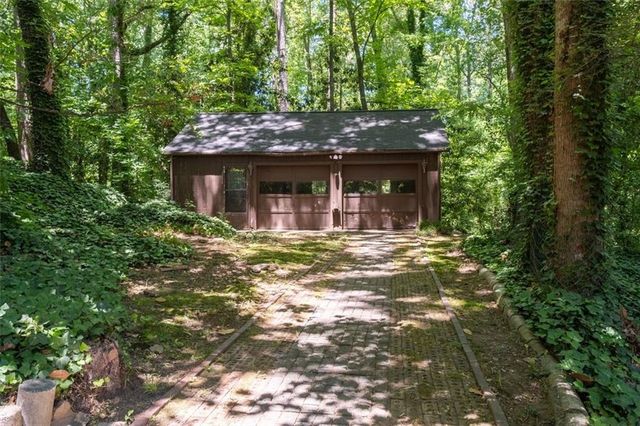 92 Brandon Ridge Drive, Sandy Springs, GA 30328