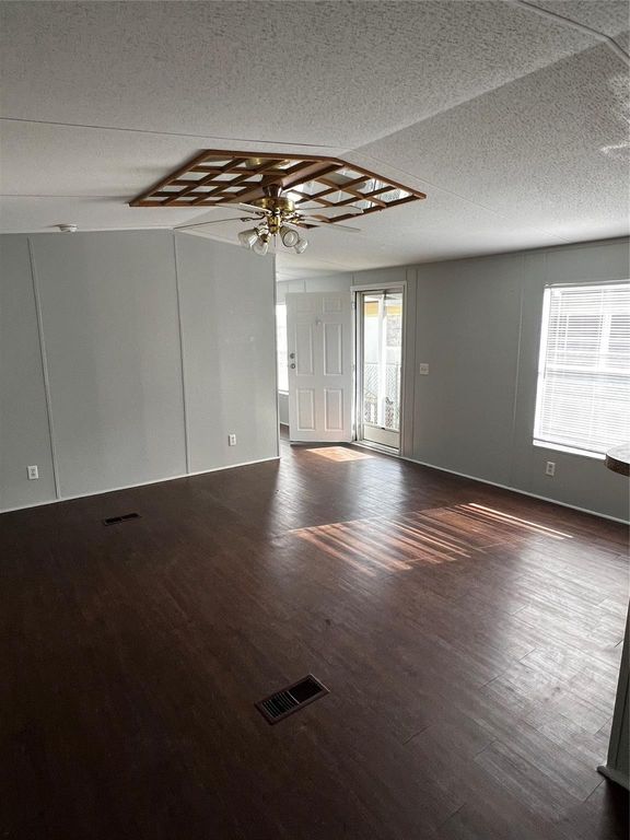 3902 Marzia Avenue, Fresno, TX 77545