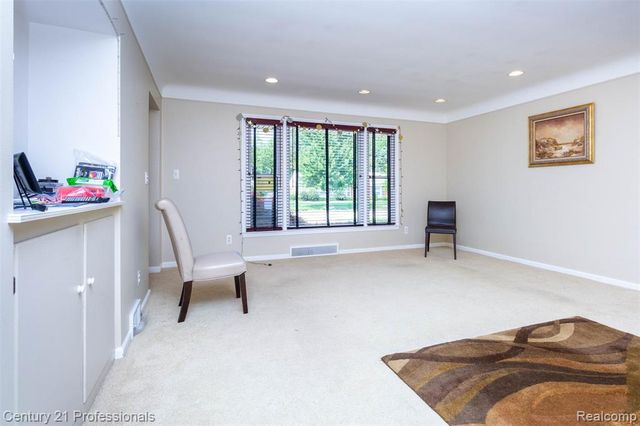 4133 Amherst Road, Royal Oak, MI 48073