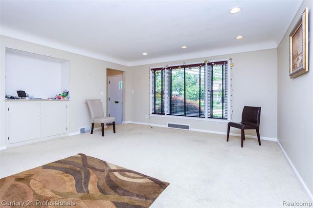 4133 Amherst Road, Royal Oak, MI 48073