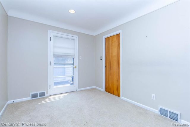 4133 Amherst Road, Royal Oak, MI 48073