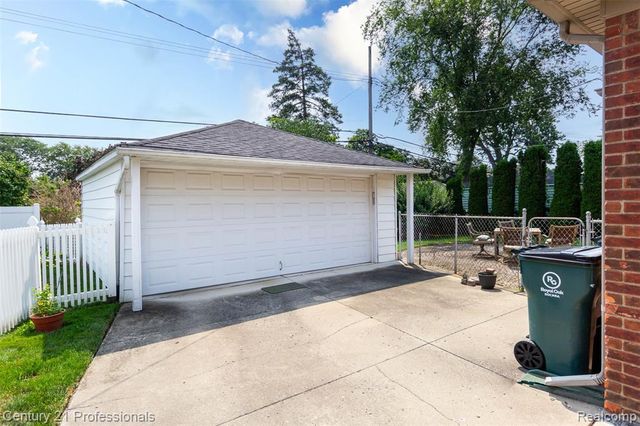4133 Amherst Road, Royal Oak, MI 48073