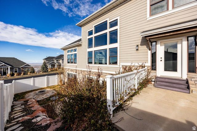 910 S PACE PL, North Salt Lake, UT 84054
