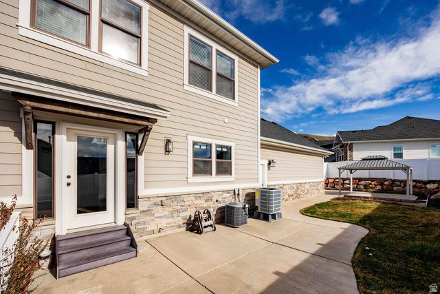 910 S PACE PL, North Salt Lake, UT 84054