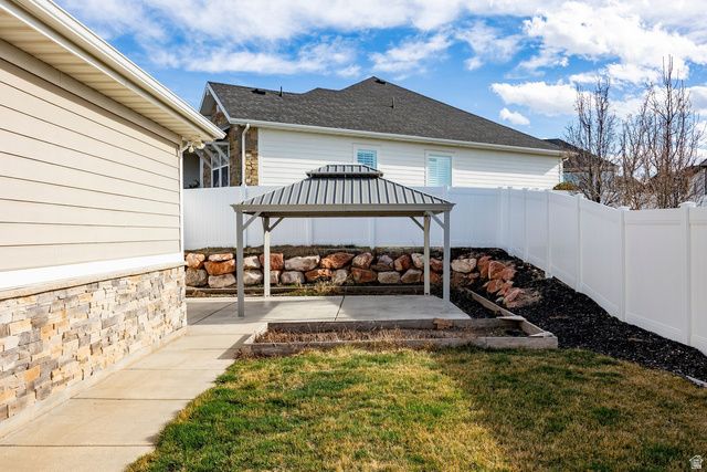 910 S PACE PL, North Salt Lake, UT 84054
