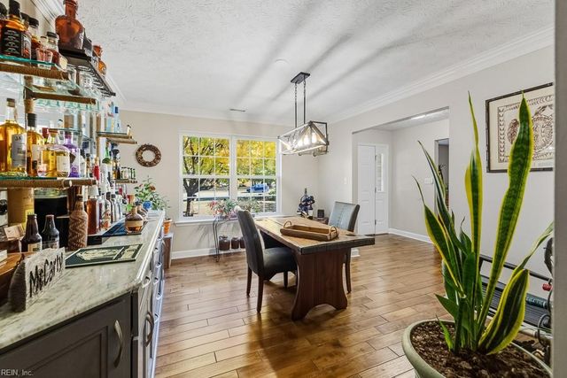 303 Nottingham PL, Smithfield, VA 23430