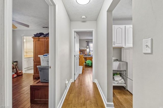 303 Nottingham PL, Smithfield, VA 23430