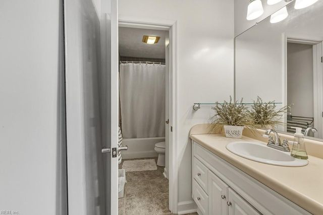 303 Nottingham PL, Smithfield, VA 23430