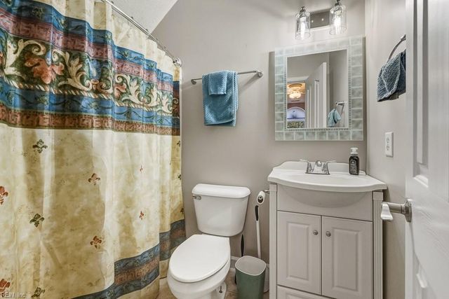 303 Nottingham PL, Smithfield, VA 23430