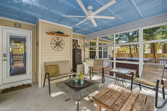 303 Nottingham PL, Smithfield, VA 23430