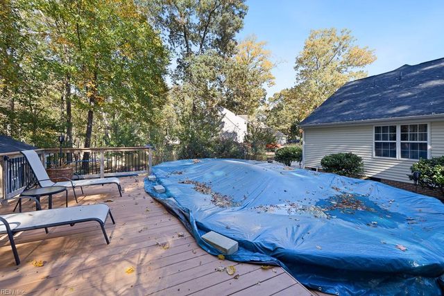 303 Nottingham PL, Smithfield, VA 23430