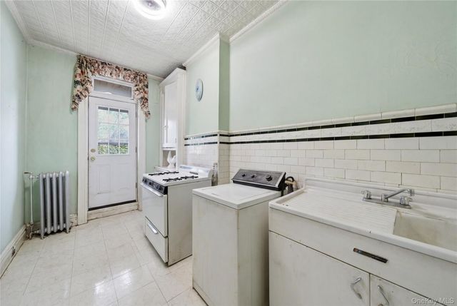60-73 69th Avenue, Ridgewood, NY 11385
