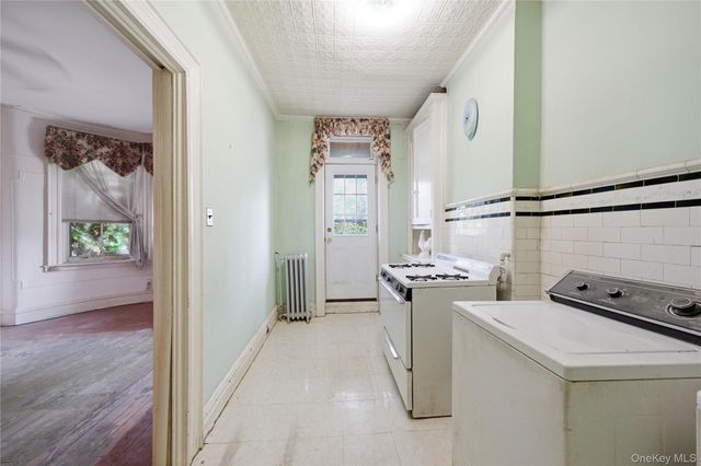 60-73 69th Avenue, Ridgewood, NY 11385