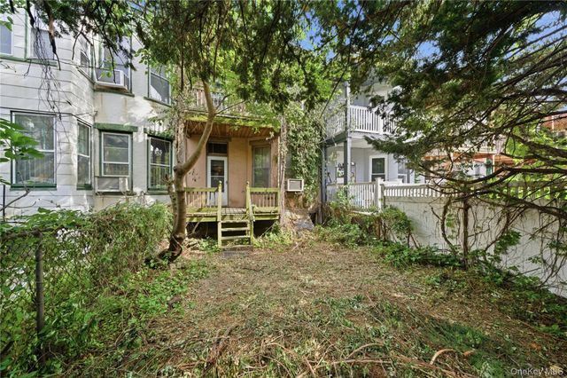 60-73 69th Avenue, Ridgewood, NY 11385