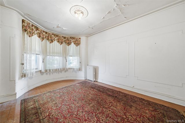 60-73 69th Avenue, Ridgewood, NY 11385