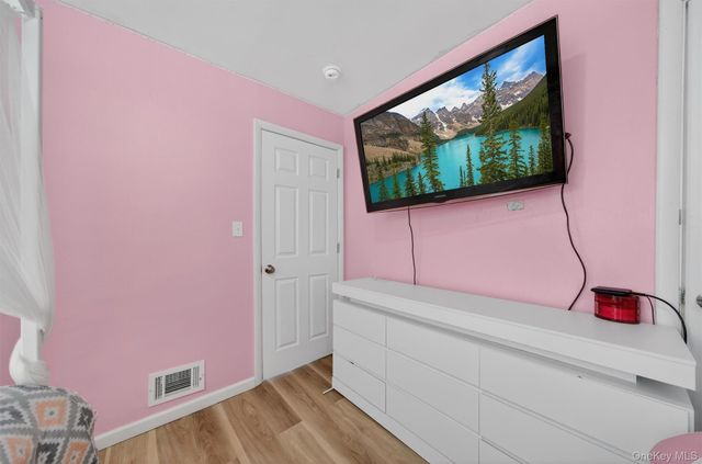 51 E Green Road, Rock Tavern, NY 12575