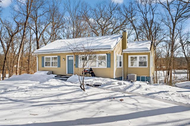 51 E Green Road, Rock Tavern, NY 12575