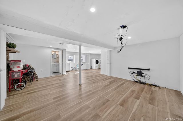 51 E Green Road, Rock Tavern, NY 12575