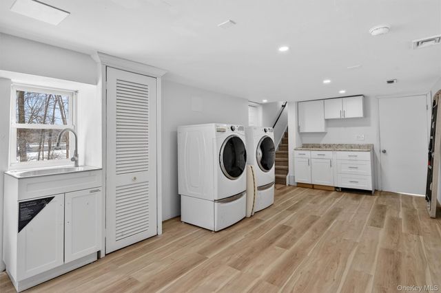 51 E Green Road, Rock Tavern, NY 12575