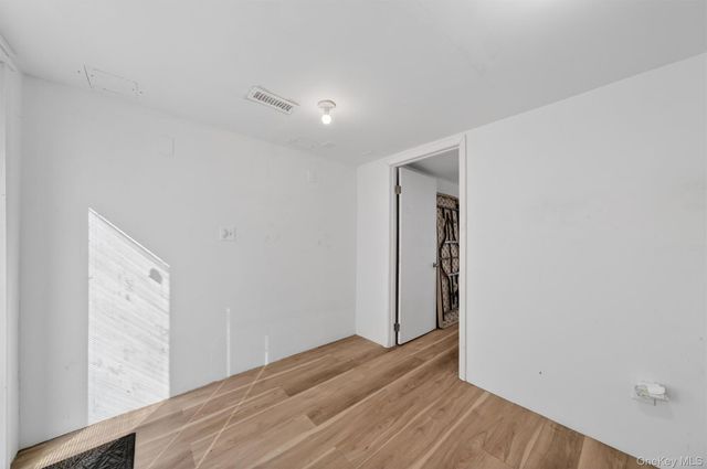 51 E Green Road, Rock Tavern, NY 12575