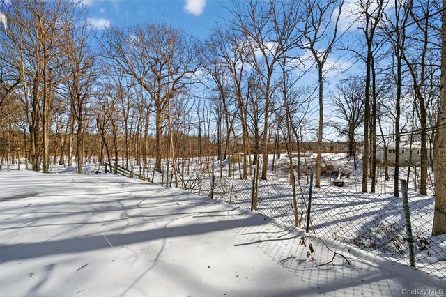 51 E Green Road, Rock Tavern, NY 12575