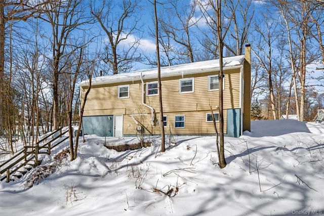 51 E Green Road, Rock Tavern, NY 12575