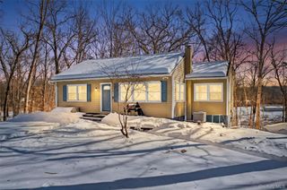 51 E Green Road, Rock Tavern, NY 12575