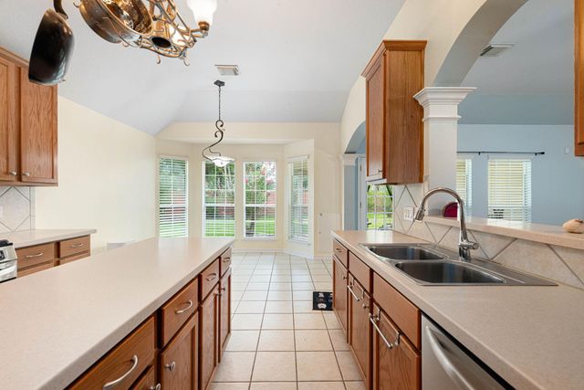 2231 Megellan Point Lane, Pearland, TX 77584